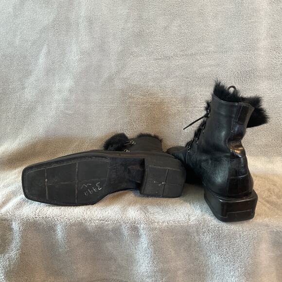 Stuart Weitzman Women's Leather and Bunny Fur Ankle Boots Black Size 9.5 - Picture 10 of 10